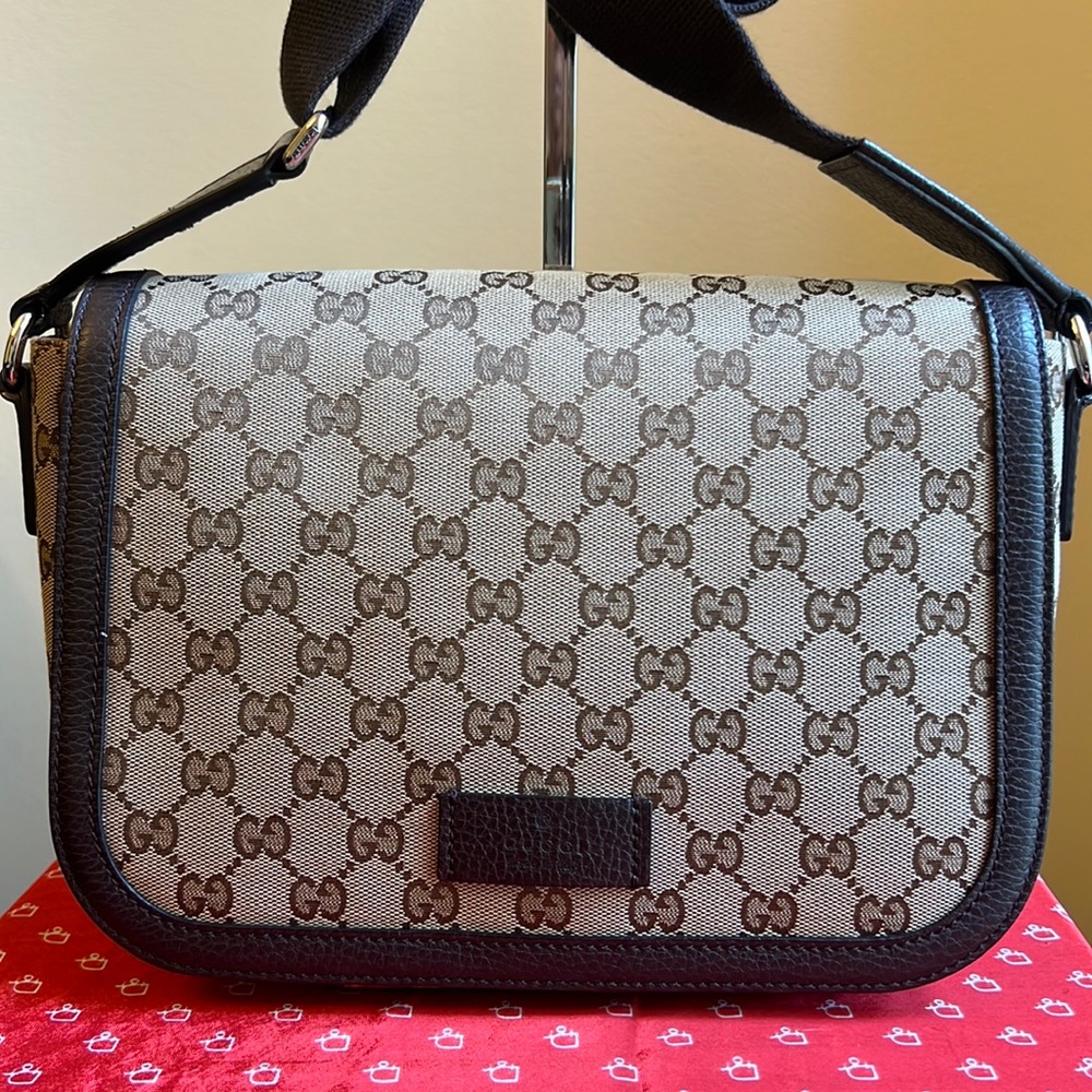 NWOT Authentic Gucci Messenger Bag